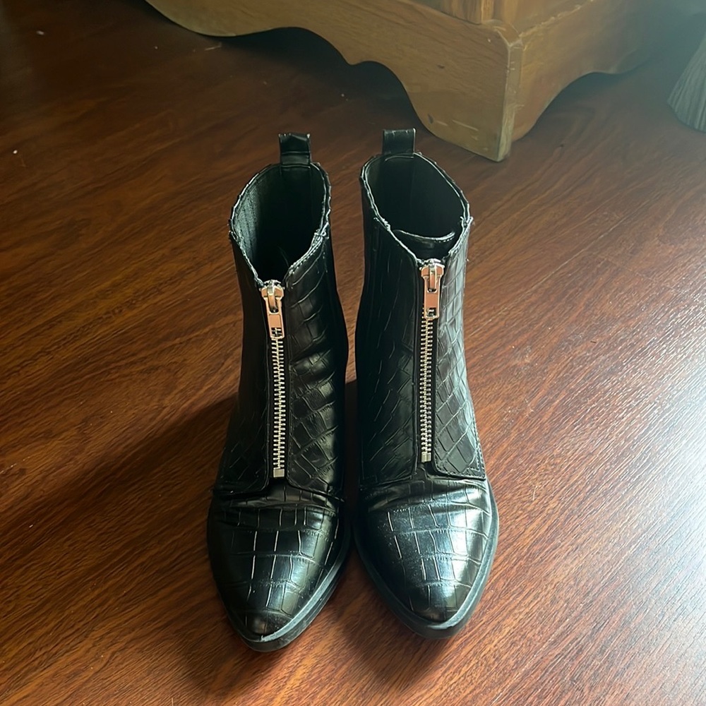 Report ankle boots